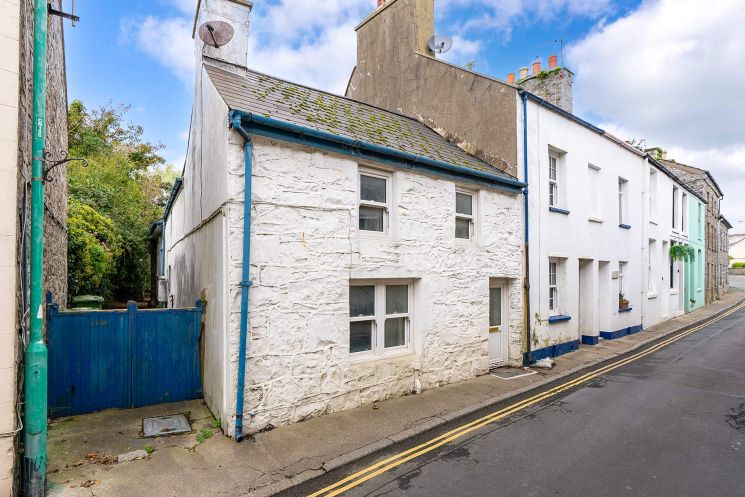 Flat 1, Flat 2 & 5 Garages, 117 Malew Street, Castletown | Buy Me ...